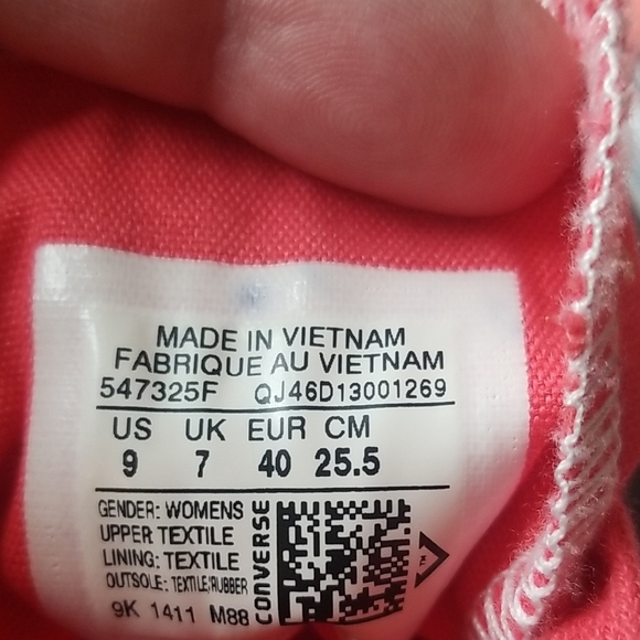 Converse Red Bandana Print Sneakers - Picture 4 of 11